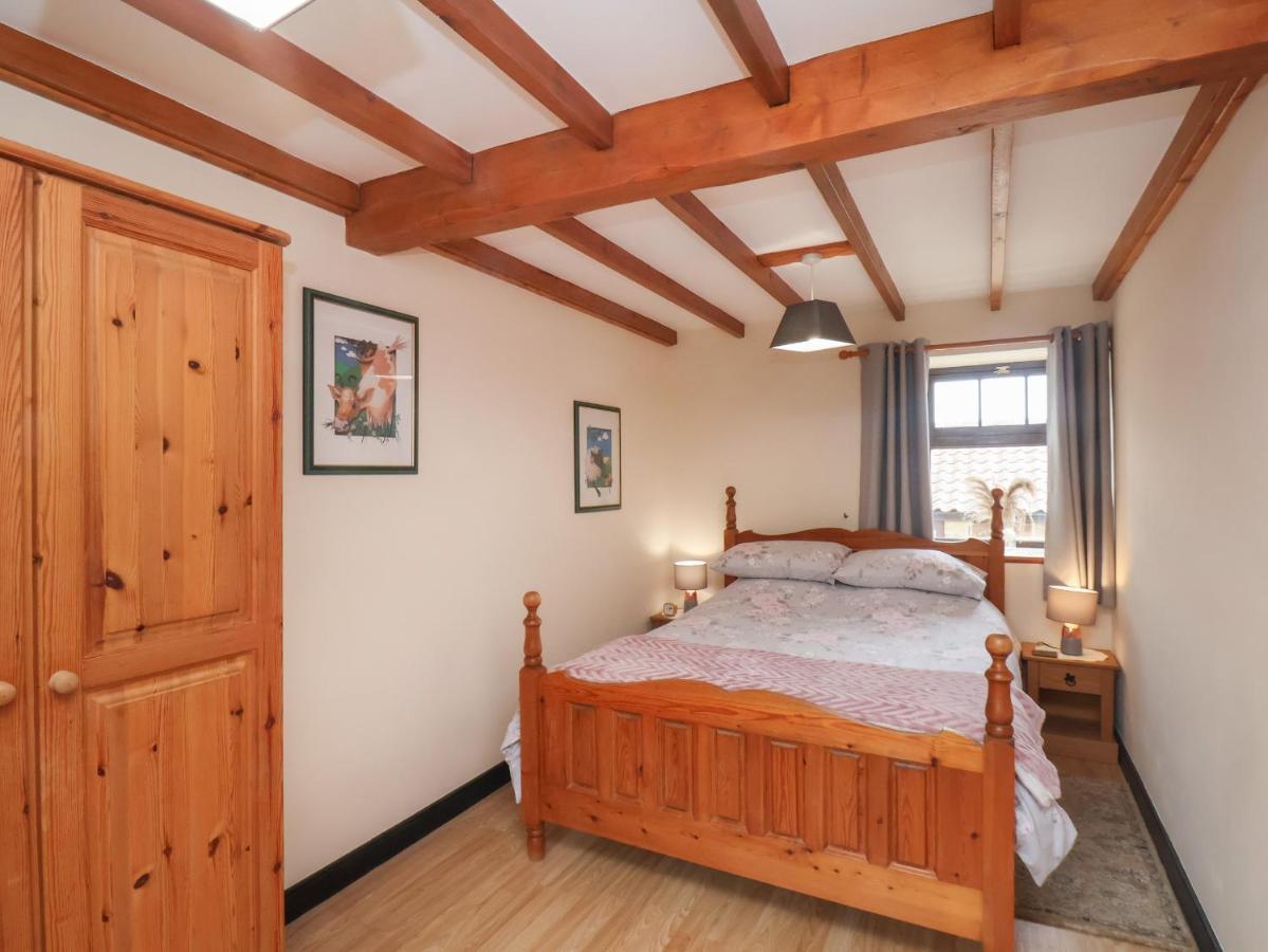 Cow Byre Cottage 惠特比 外观 照片