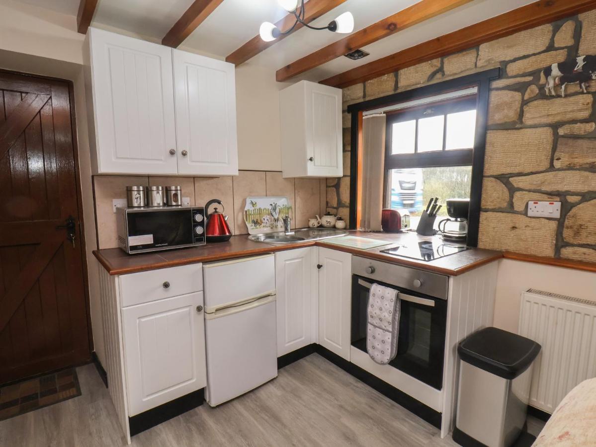 Cow Byre Cottage 惠特比 外观 照片